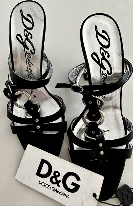 Dolce & Gabbana sandália T.38 NOVA