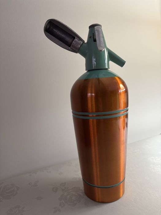 Piekny zabytkowy syfon