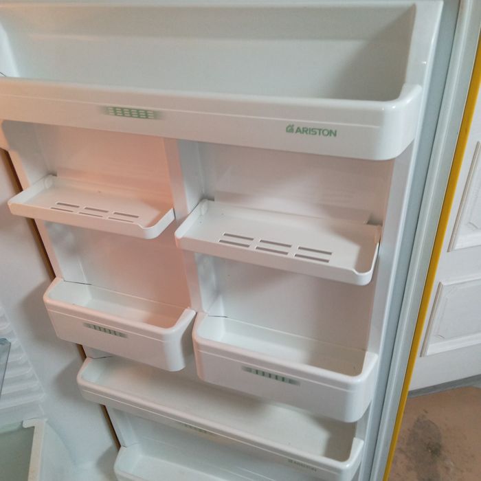 Холодильник Арістон