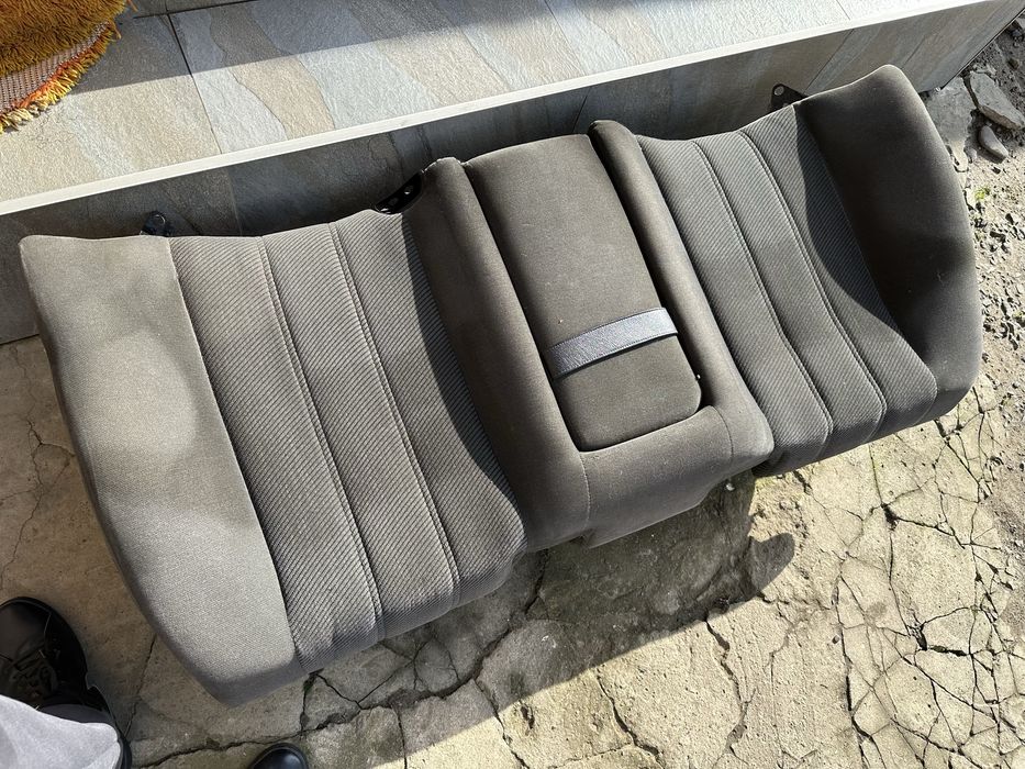 Сидіння заднє BWE E34