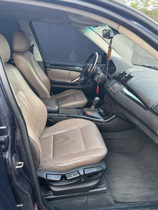 автомобіль BMW x5 E53 3.0d