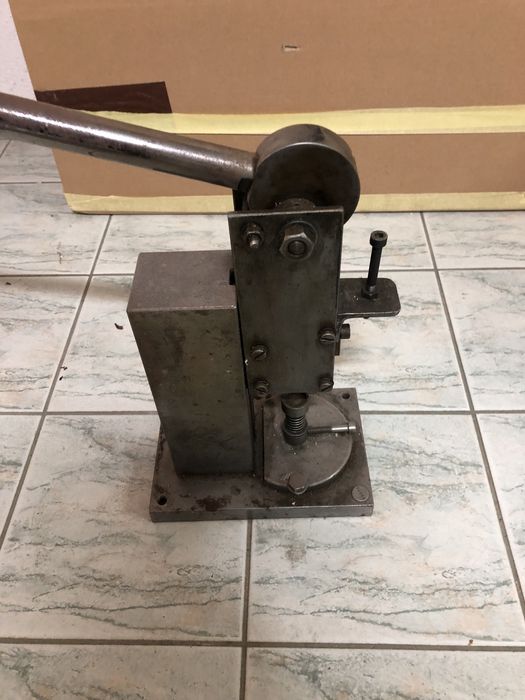 Prasa ręczna, poręczna, mały rozmiar, wysoka jakość materiałów