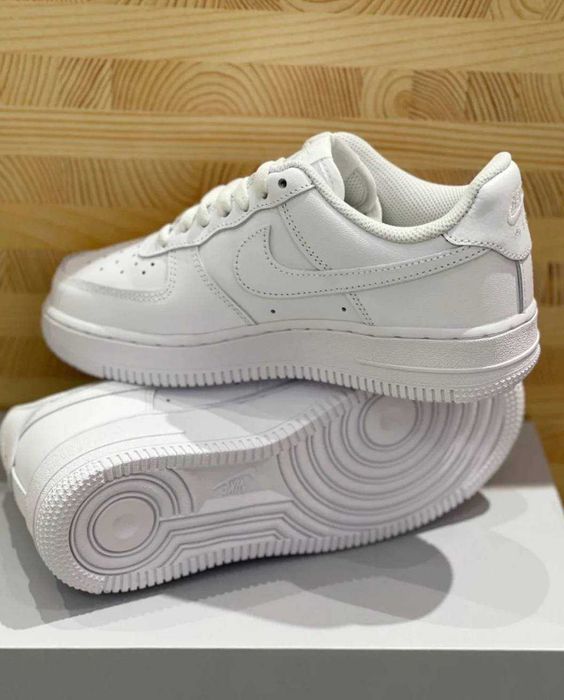 Nike Air Force 1 Low '07 White rozmiar Nowe Orginalne 38.5