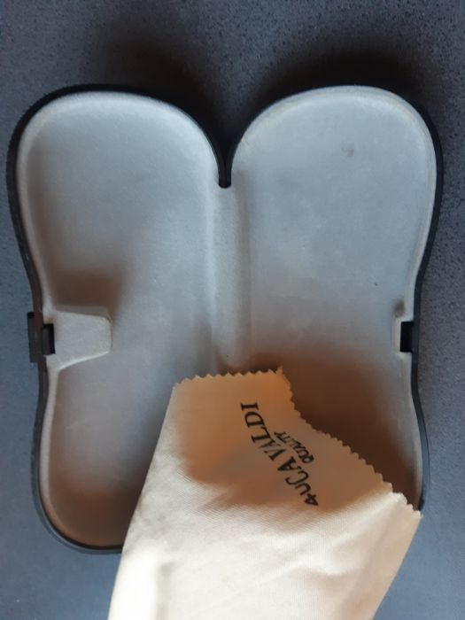 Etui do okularów.  Hihauser. Granatowe