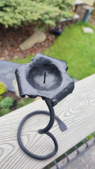 Świecznik metalowy - metaloplastyka