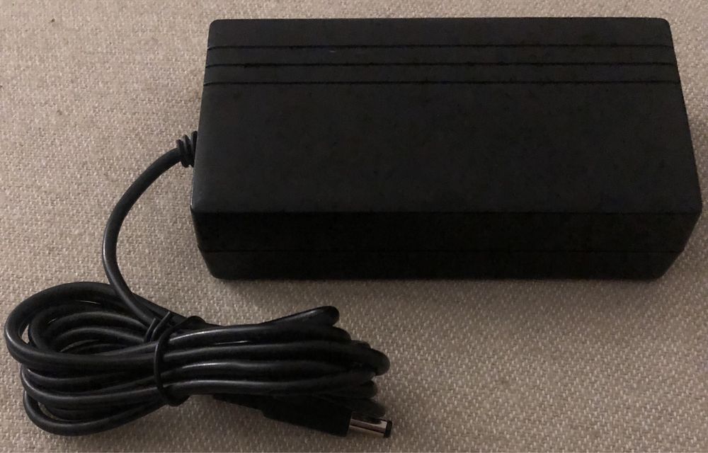 • Zasilacz AST AD-40 | 19V 2.1A