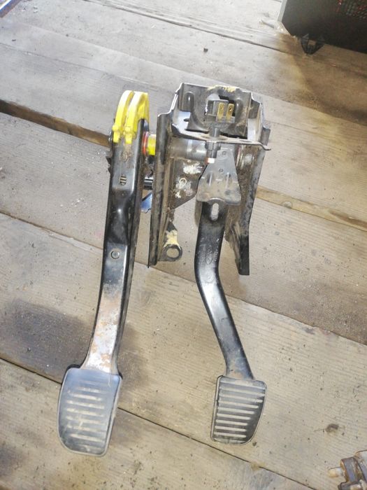 Педальный блок  ford sierra