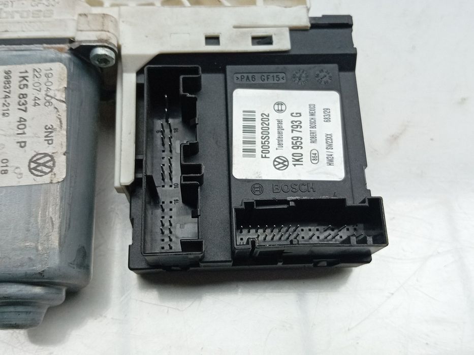 Motor vidro frente esquerdo VOLKSWAGEN Jetta III (1K2)