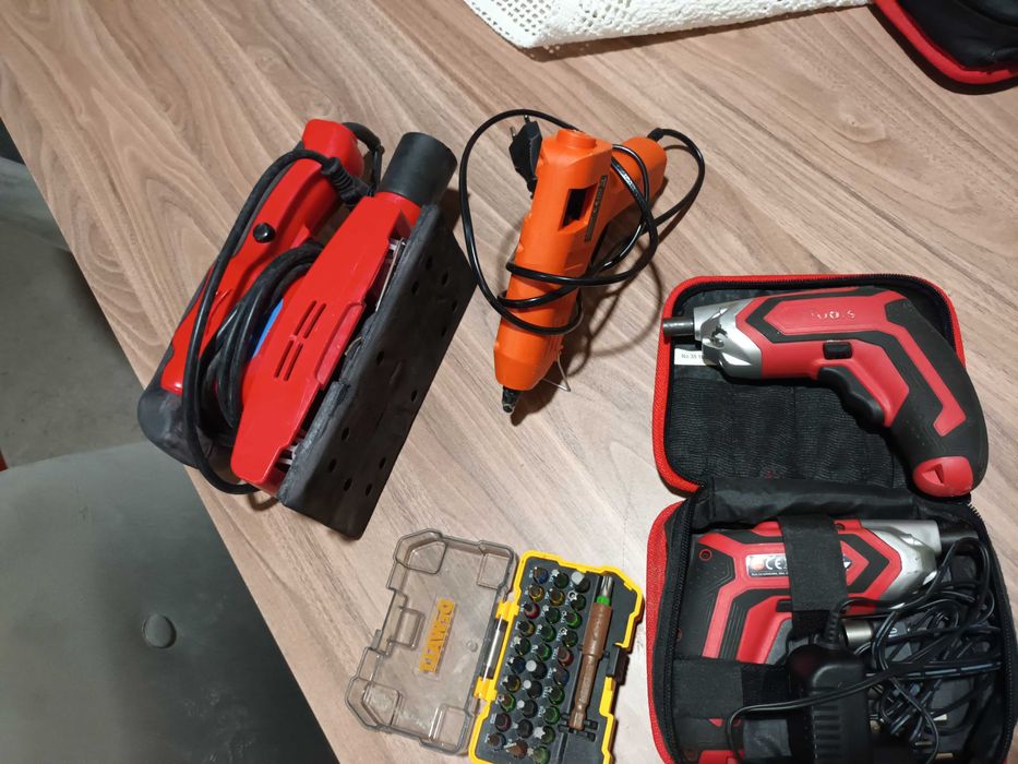 Maquinas lixadeira aparafusadeira e pistola cola quente