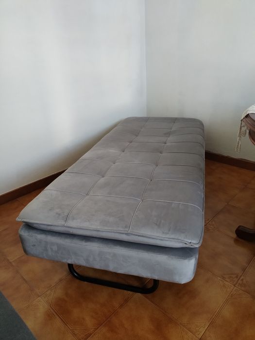 Chaise-longue Beliani ajustável em veludo