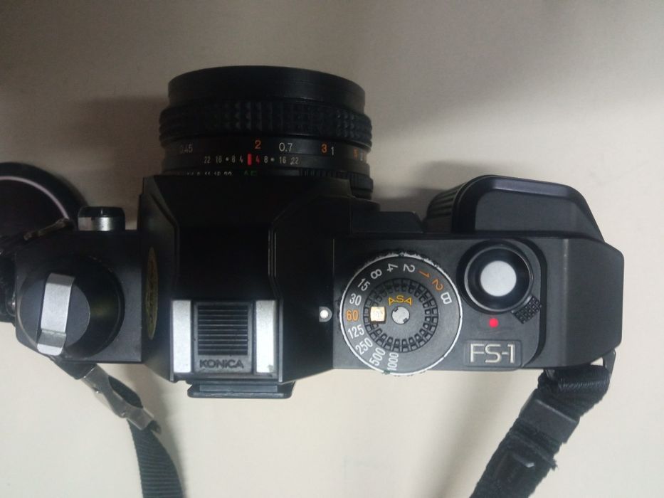 Duas maravilhosas Máquinas fotográficas. Uma pentax outra Konica..