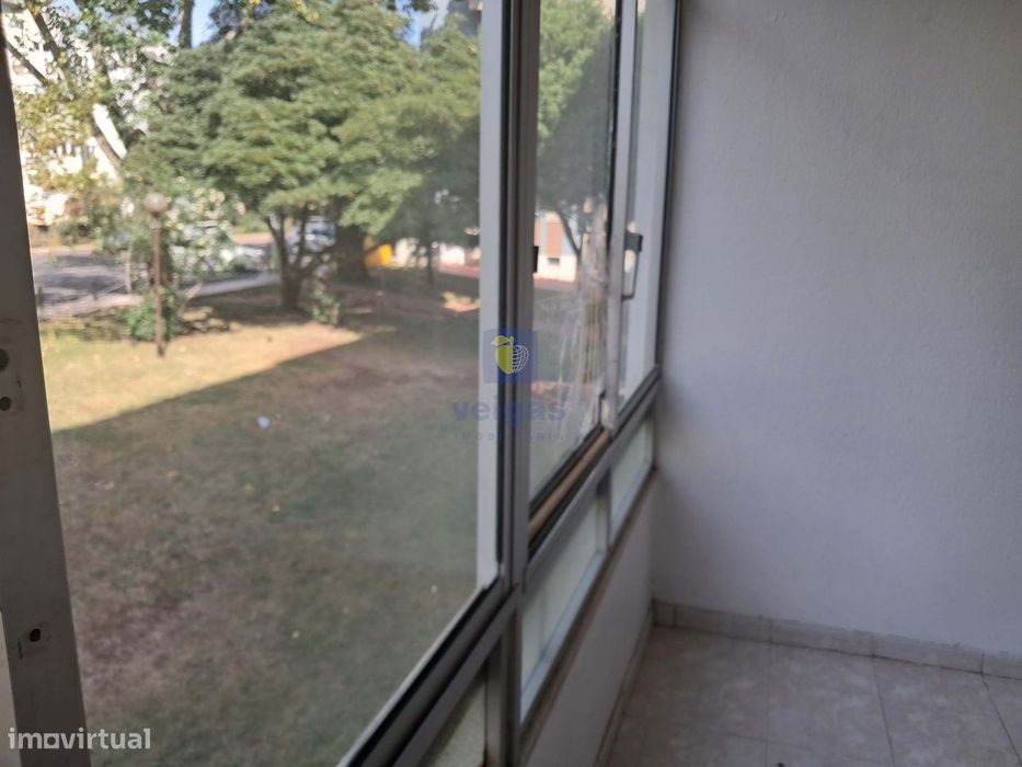Oportunidade única: apartamento T2 em Oeiras para investimento seguro
