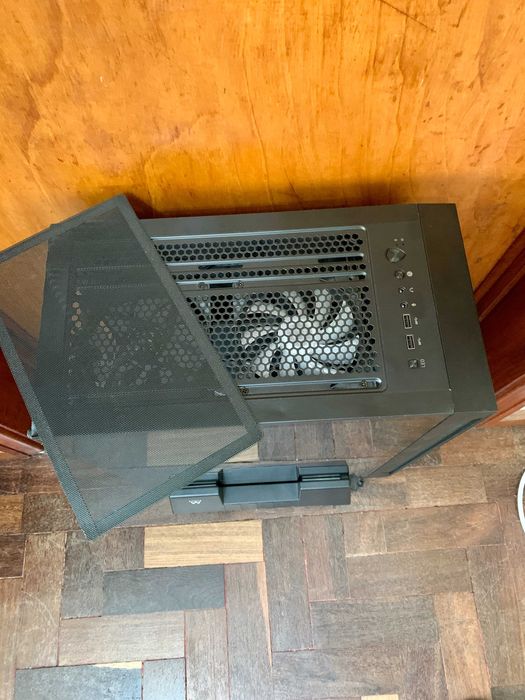 Caixa ATX MSI MAG Forge 120A Airflow