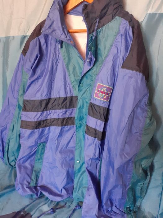 Куртка (вітрівка) нова