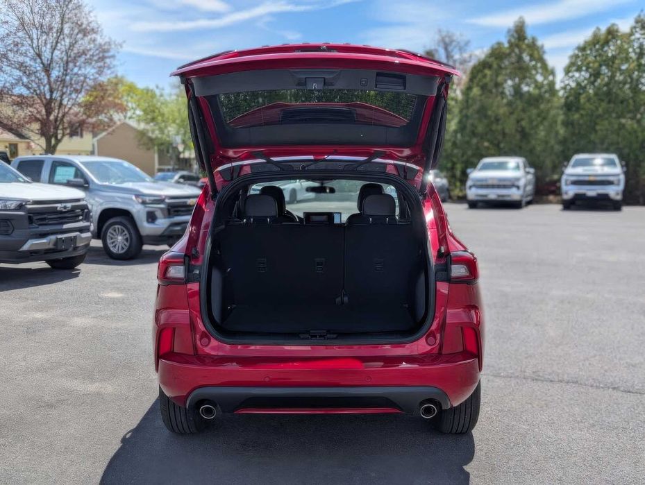 Ford Escape      2024