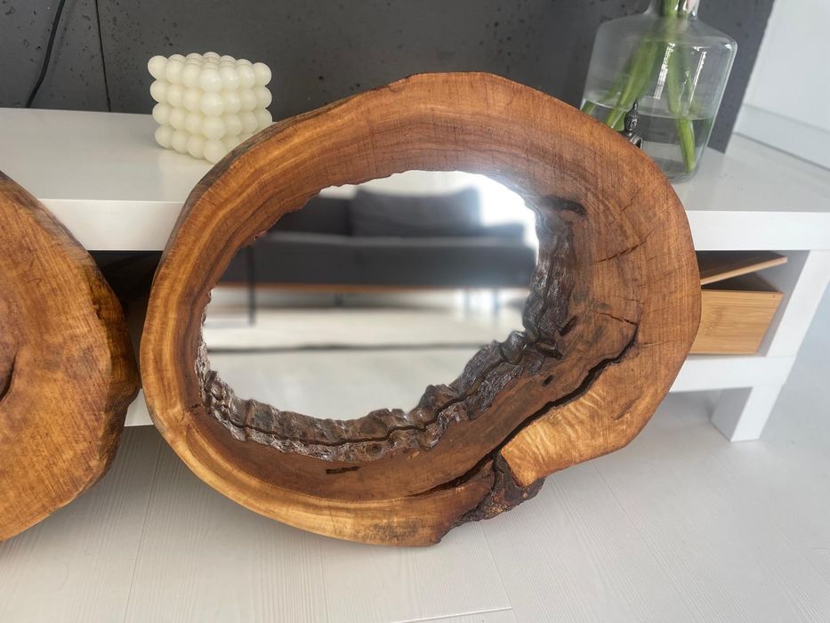 Lustro loft . Z drzewa akacja