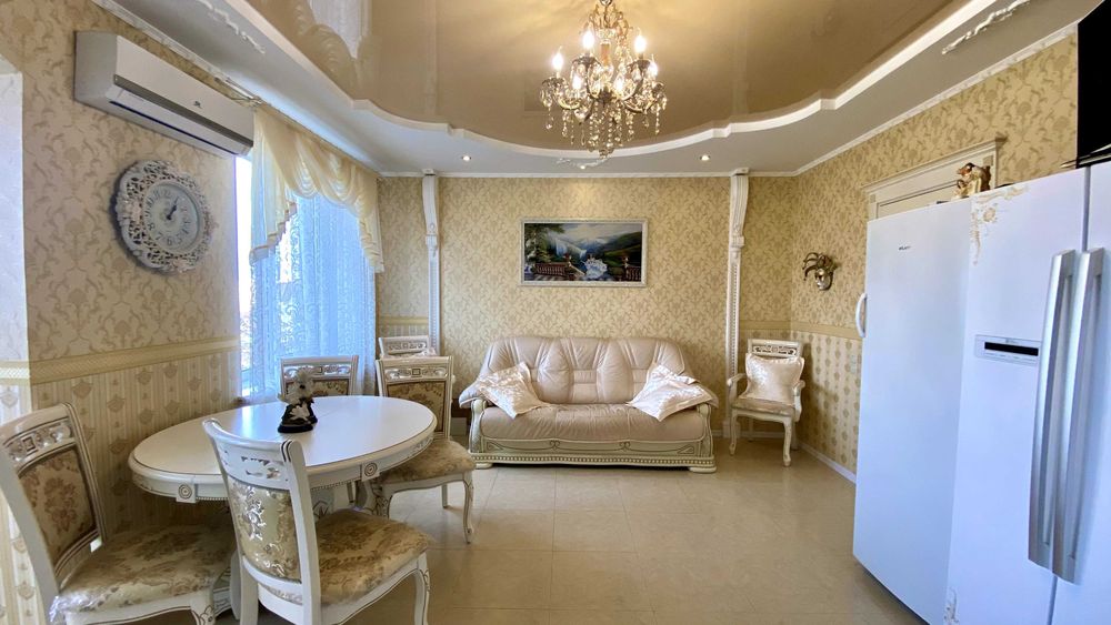 Центр. Авторська 3к. оф.2%.