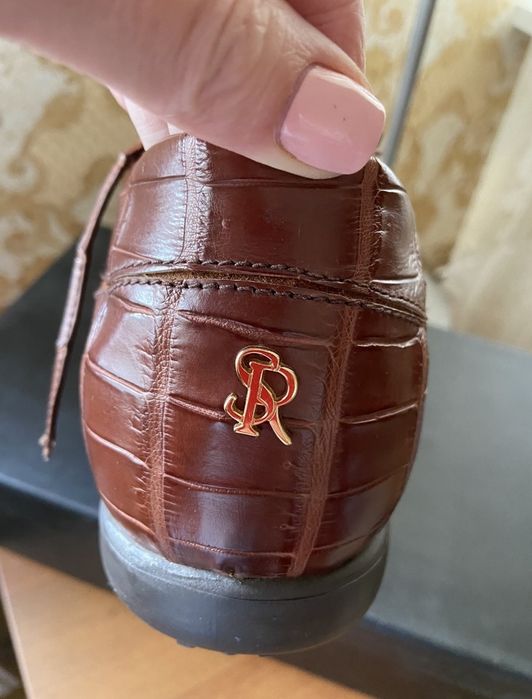 Чоловіче брендове взуття