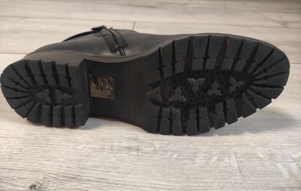 Брендовые ботинки из натуральной кожи Geox 38 размер.