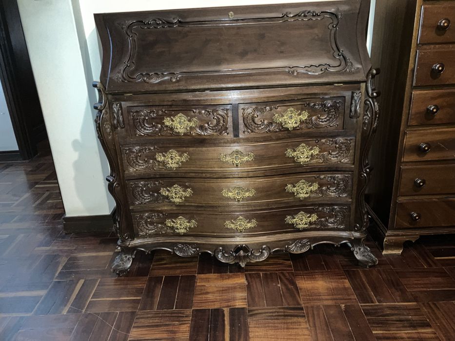 Mobília Quarto Casal - Estilo D. José (mógno)