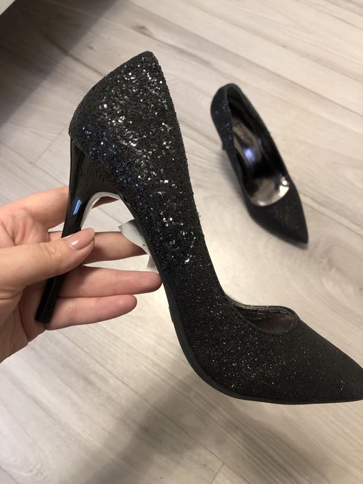 Туфлі чорні з блискітками 39 розмір