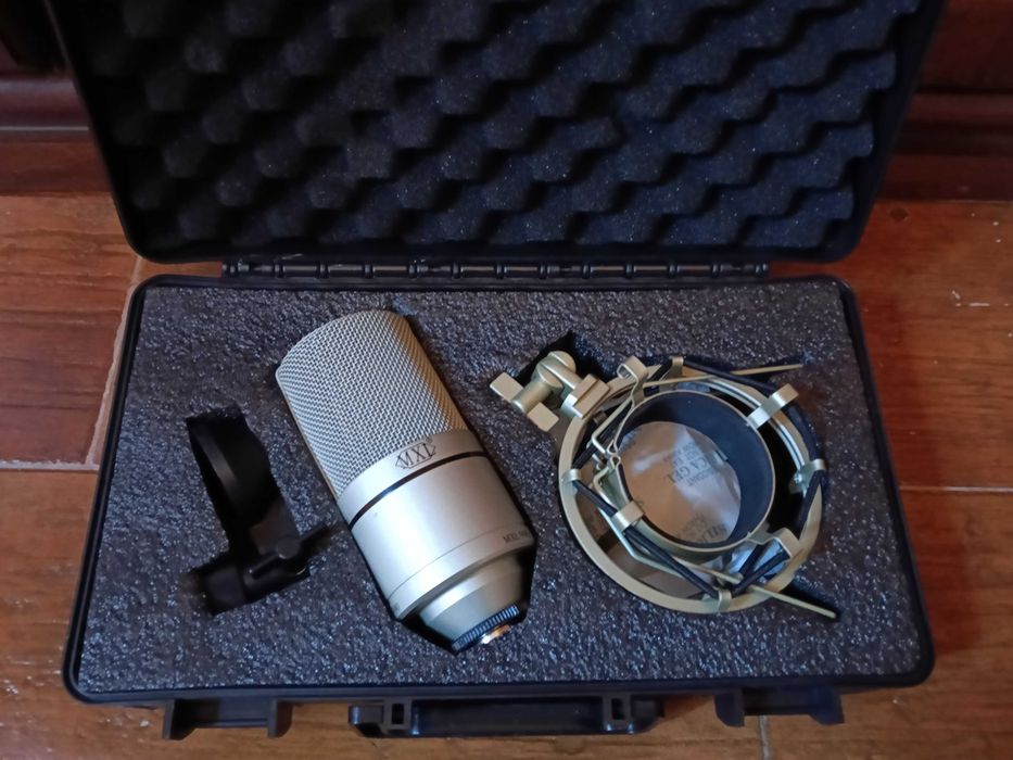 Microfone de estúdio MXL 990