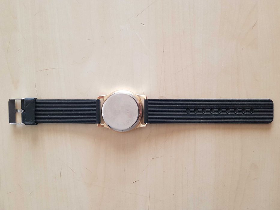 Zegarek nareczny LED cyfrowy dotykowy kolor zloty czarny Dilage 8801