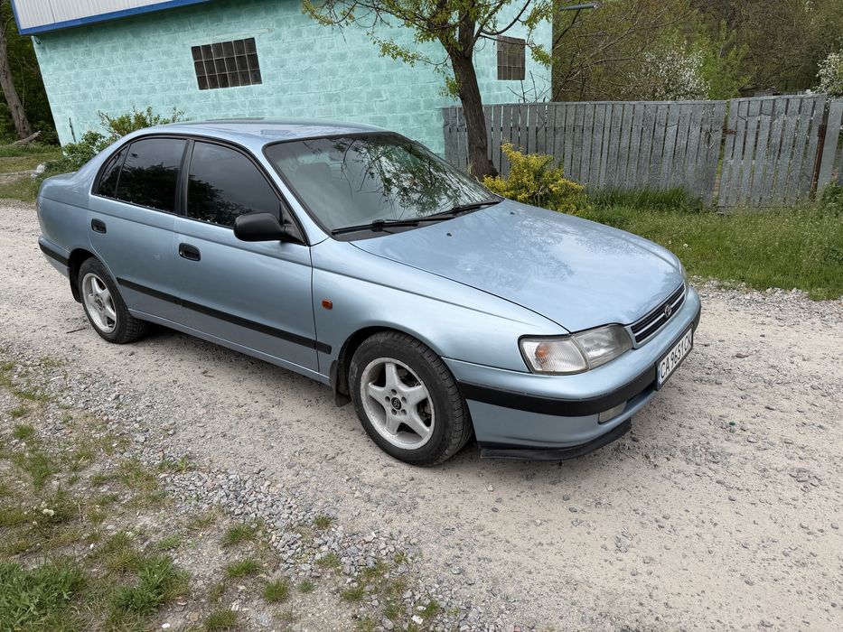 Toyota Carina E у гарному стані!