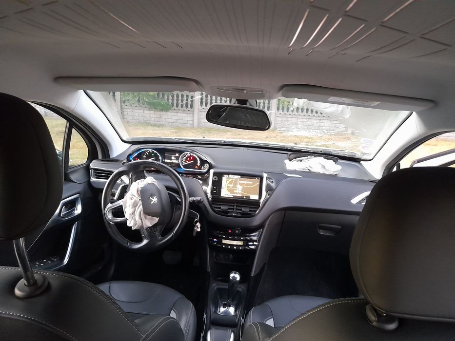 Peugeot 2008 16r 12b automat   bogate wyposażenie