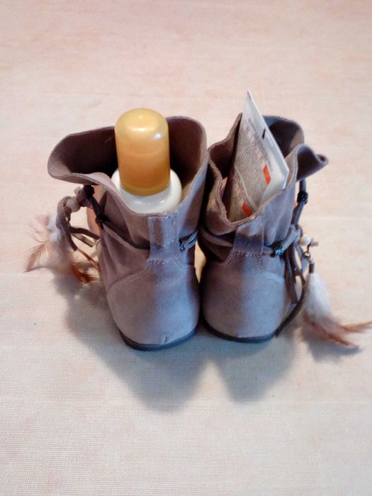 Sandálias Beje em camurça nunca usadas