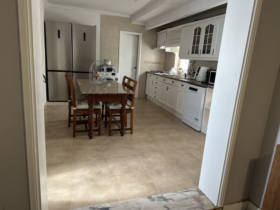 Alugo quarto individual