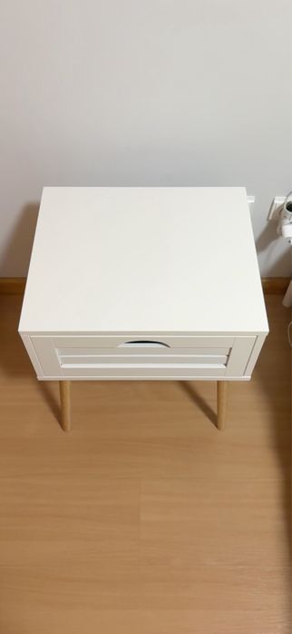 Mesa de cabeceira oferta candeeiro