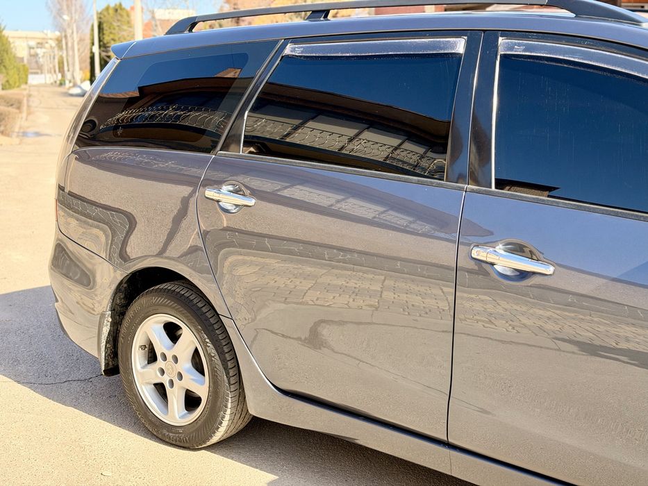 Mitsubishi GRANDIS 7 Мест Автомат