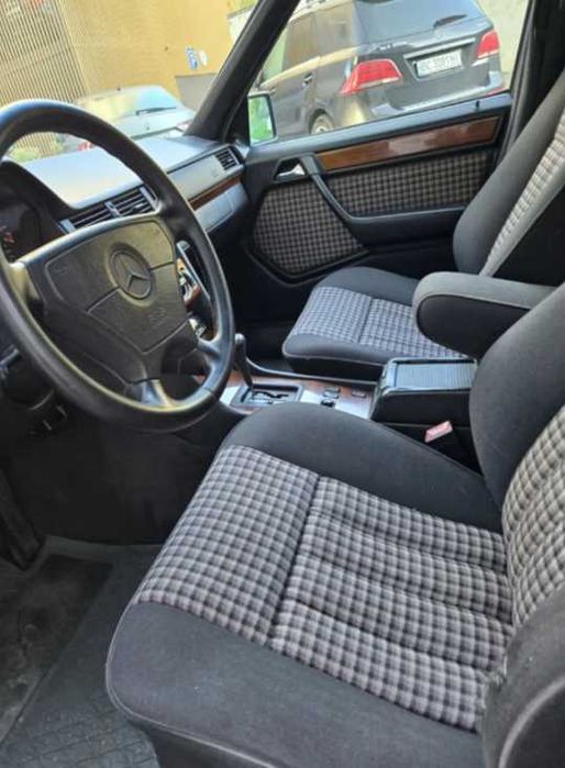 Tecido Mercedes W124 / 190E "Karo" - Padrão Xadrez Clássico