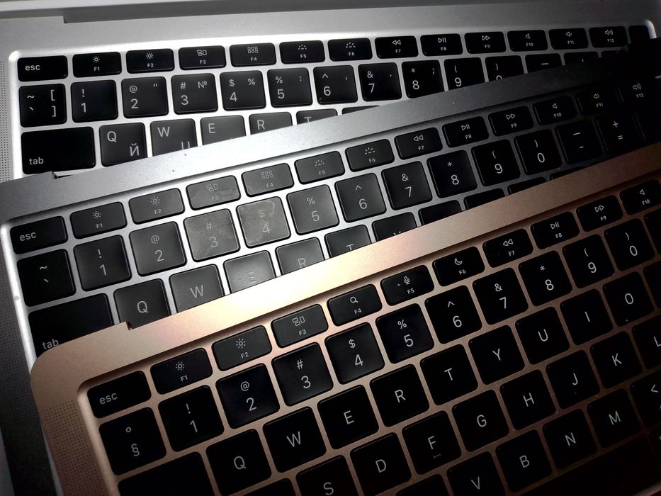 Macbook Air 2020 тoпкeйc в сбoре, возможно разборка