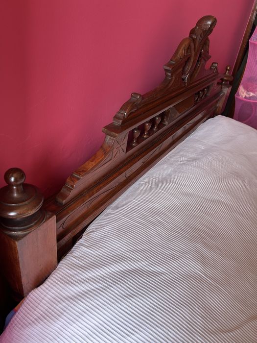 Cama casal antiga nogueira