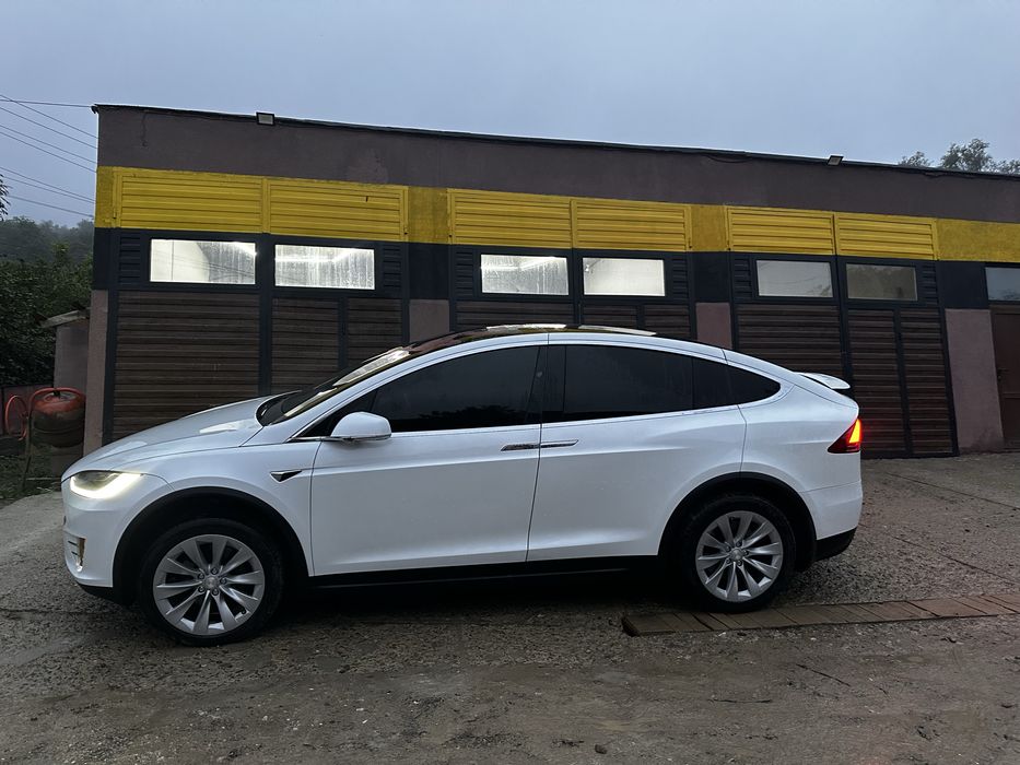 Тонування авто антихром поклейка плівкою авто