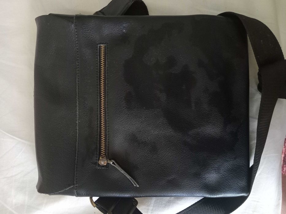 Продається шкіряна сумка Giorgio Armani