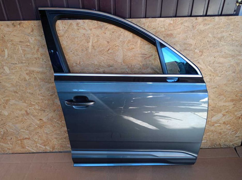 Двері Audi Q7 4M передні або задні праві ліві разборка