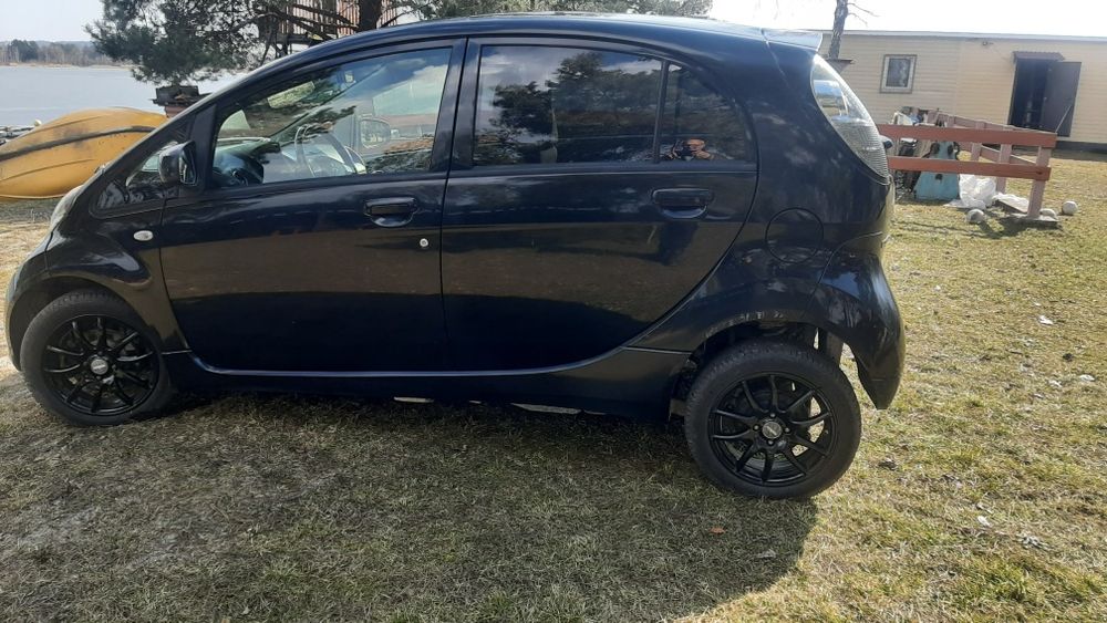 Mitsubishi i-miev 2012