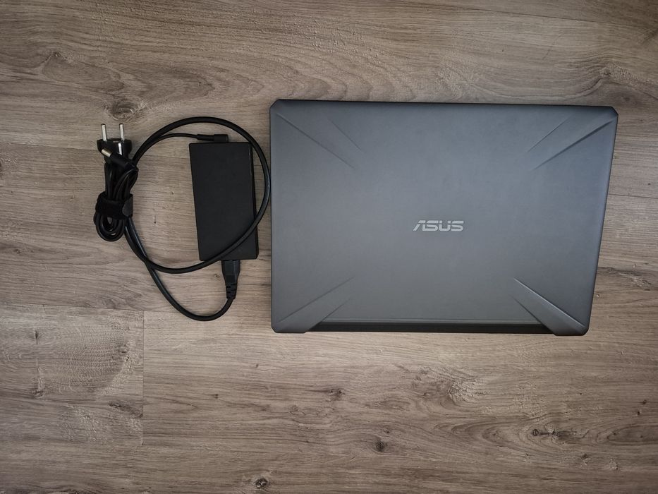 ASUS TUF Gaming FX705D – 17,3", GTX 1650, Ryzen 5, SSD, 8 GB RAM