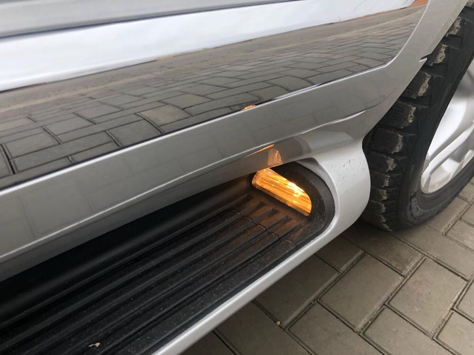 Пороги Lexus LX 570 / Toyota Land Cruiser 200 lc 200 черный цвет