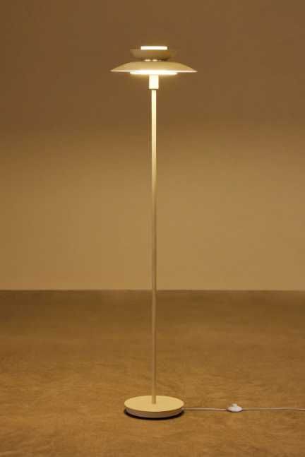 Candeeiro de pé em ferro Alicia SKLUM