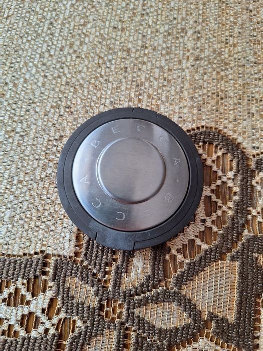 Rozświetlacz Becca - Moonstone