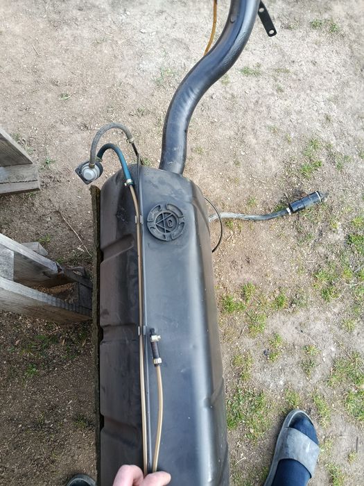 Паливний бак ауді 80