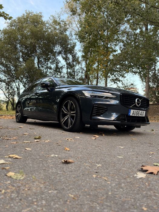Volvo V60 T6 Plug-In Recharge R-Design
