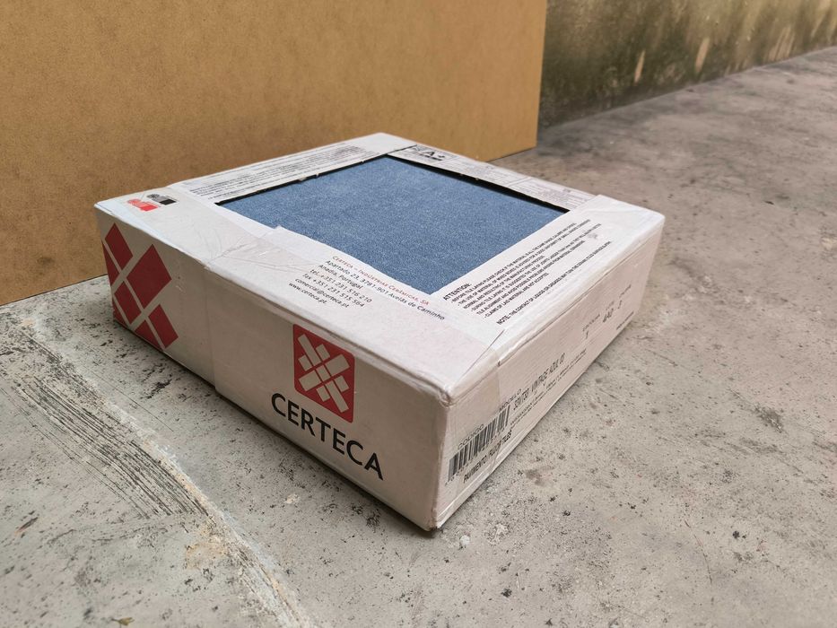 Mosaico azul da Certeca para pavimento