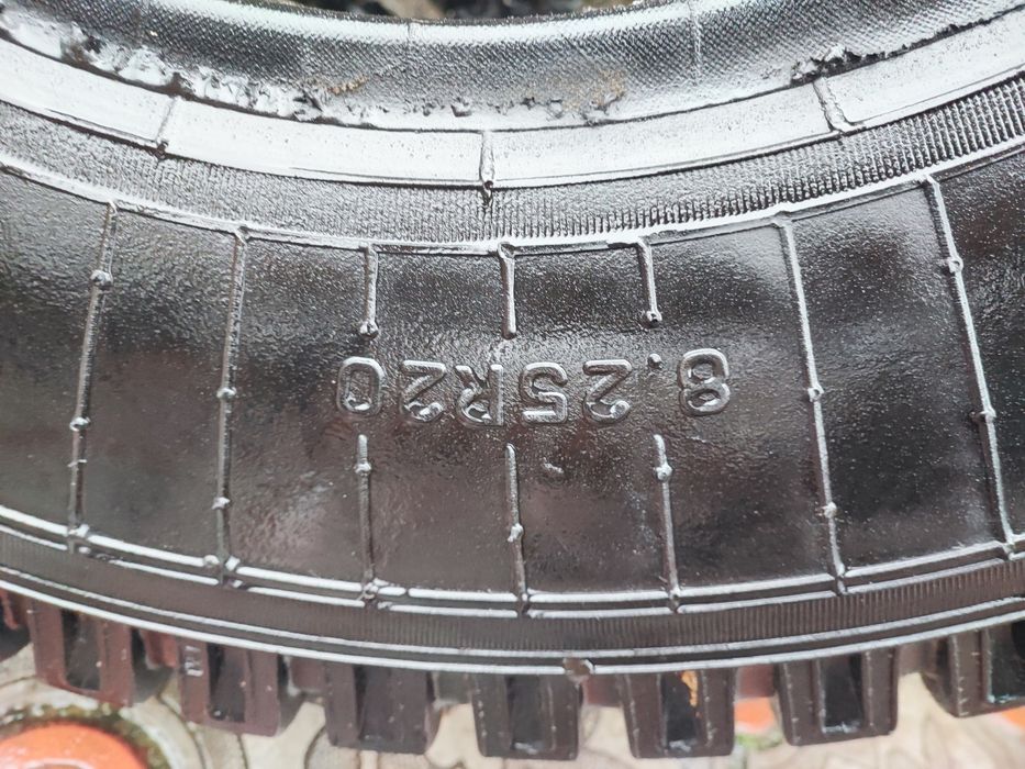 Резина на газ 53