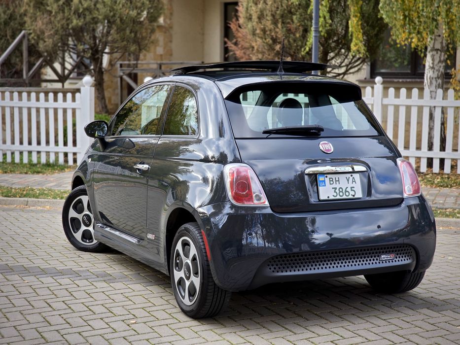 Авто Fiat 500e 2017
