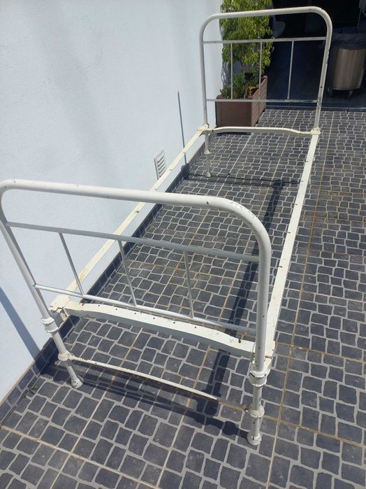 Cama de ferro fundido antiga 185x85cm